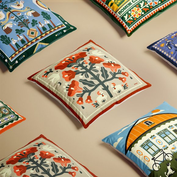 Подушка «Вічне дерево життя» світла: Фото