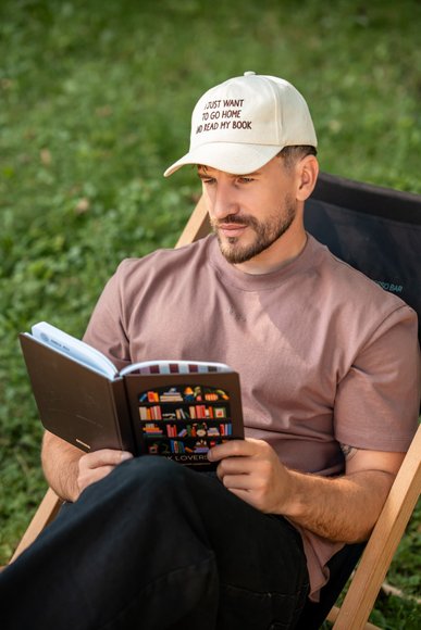 Кепка «I just want to go home and read my book» бежевая: Фото