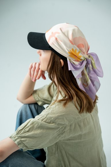 Хустка «Ластівчине небо» світла: Фото