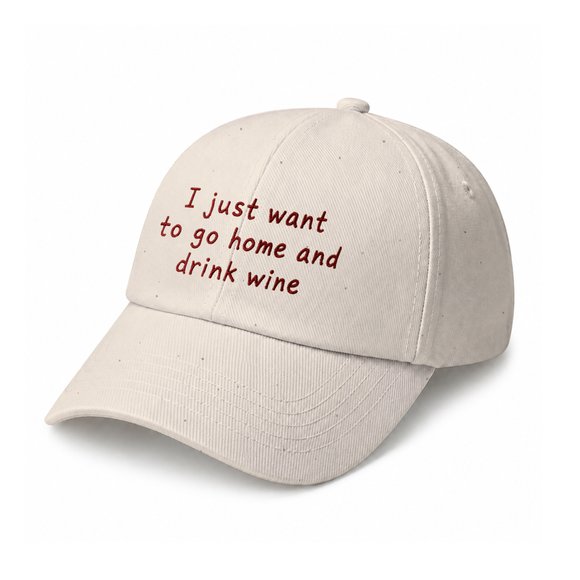 Кепка «I just wanna go home and drink wine» бежева: Фото
