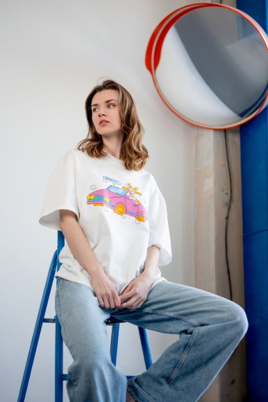 Футболка оверсайз ORNER х Maliunok «Вывезу» молочная: Фото