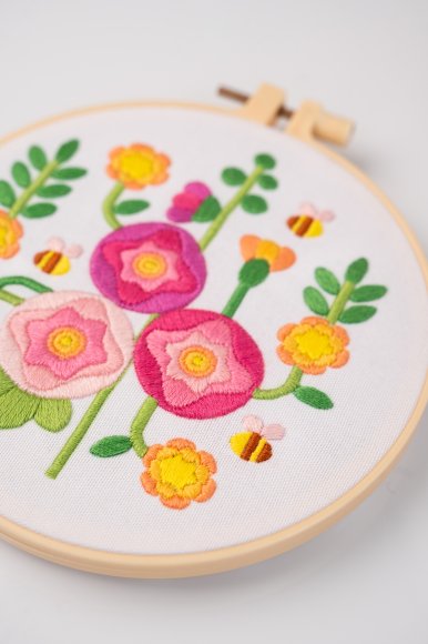 Набор для вышивания Ø160 мм «Цветы у дома»: Фото