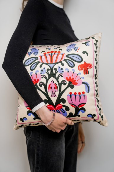 Подушка «Світове дерево» молочна: Фото