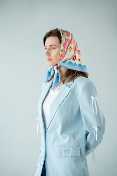 Scarf "House Among Flowers" pink: Photo