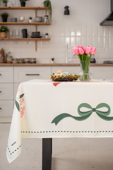 Скатерть «Пасхальная корзина» светлая 130х170: Фото