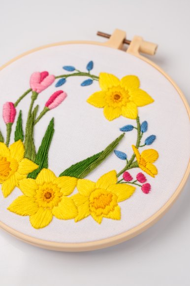 Набор для вышивания Ø160 мм «Венок из нарциссов»: Фото