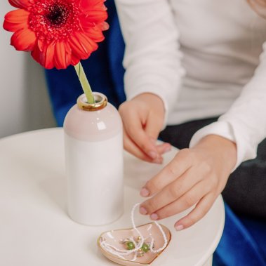 Себе, маме, подруге — идеи подарков для девочек: Фото - ORNER