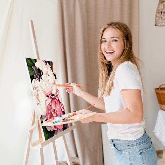 Картина по номерам ORNER x Osmolovska «Пчела и пионы»: Фото