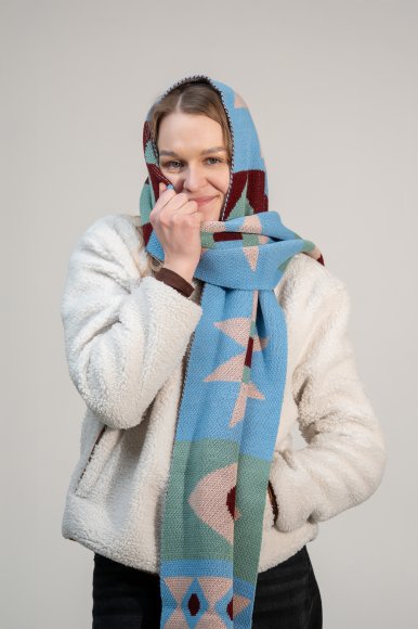 Шарф «Узоры вышивок на Буковине» синий: Фото