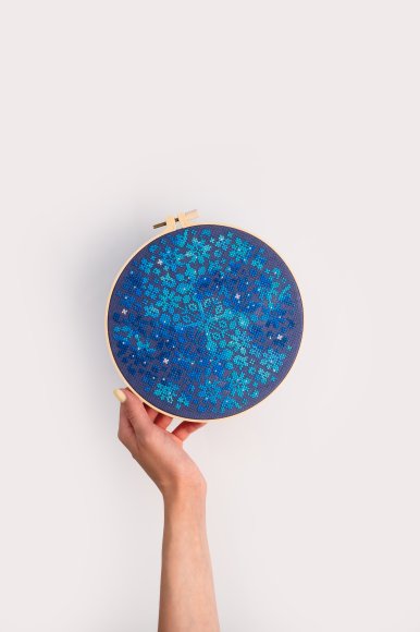 Набор для вышивания Ø190 мм ORNER x Diva Olivka «Орнамент. Звездные цветы»: Фото