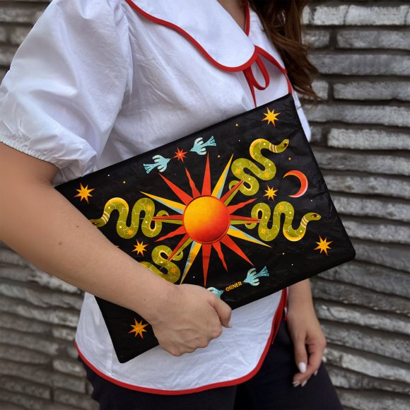 Чохол для ноутбука «Сонце» чорний: Фото