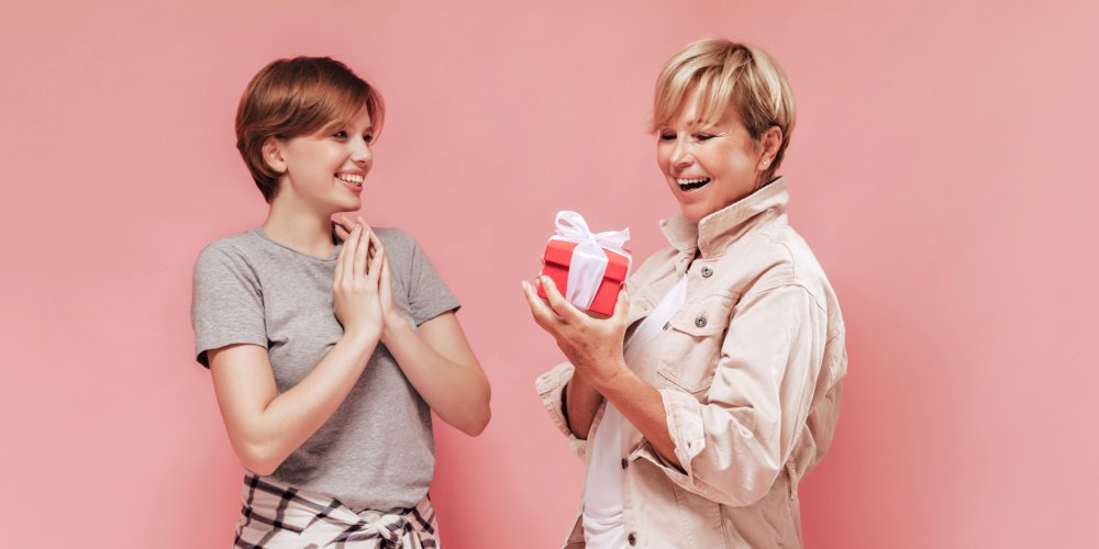 Що подарувати тітці на день народження: актуальні та цікаві ідеї: Фото 1 - ORNER