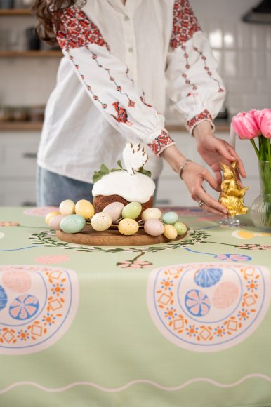 Скатерть «Пасхальный венок» зеленая 130х170: Фото