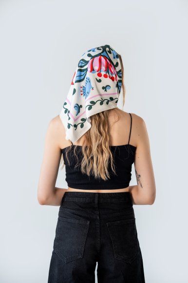 Хустка «Світове дерево» молочна: Фото