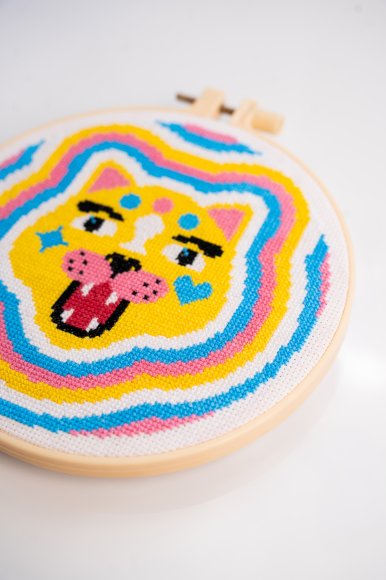Embroidery kit Ø160 mm "Colorful cat": Photo