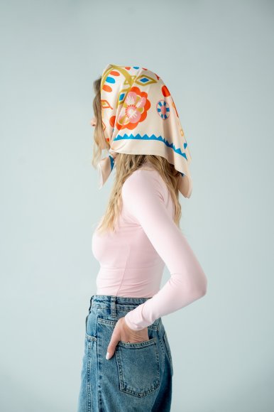 Scarf "Symbol of Life" light: Photo