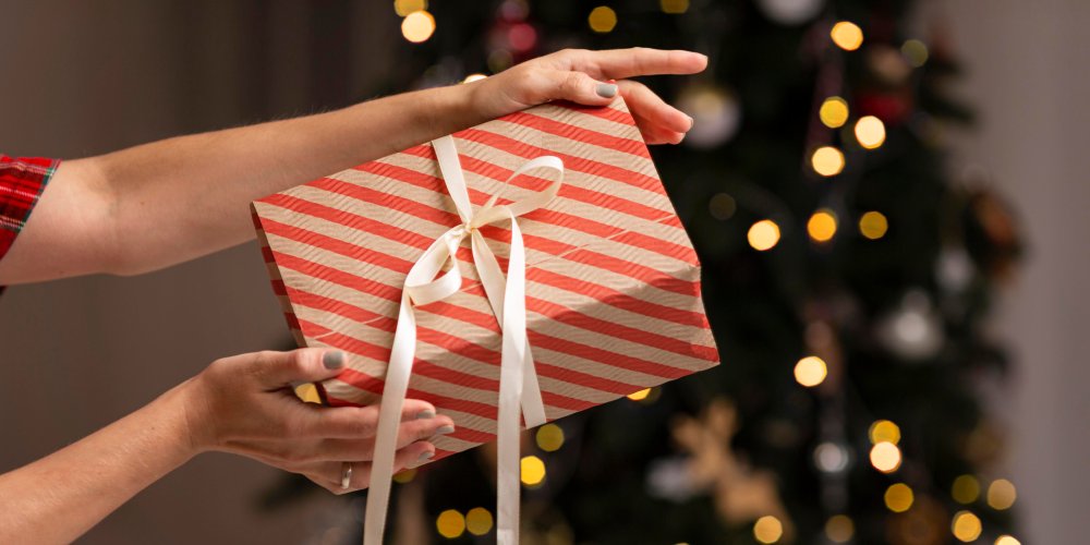 Як креативно упакувати подарунок: покрокові інструкції, варіанти та ідеї: Фото 10 - ORNER