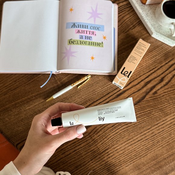 Hand cream "While the city sleeps": Photo
