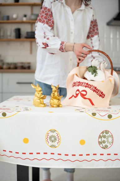 Скатерть «Пасхальные моменты» светло-красная 130х170: Фото