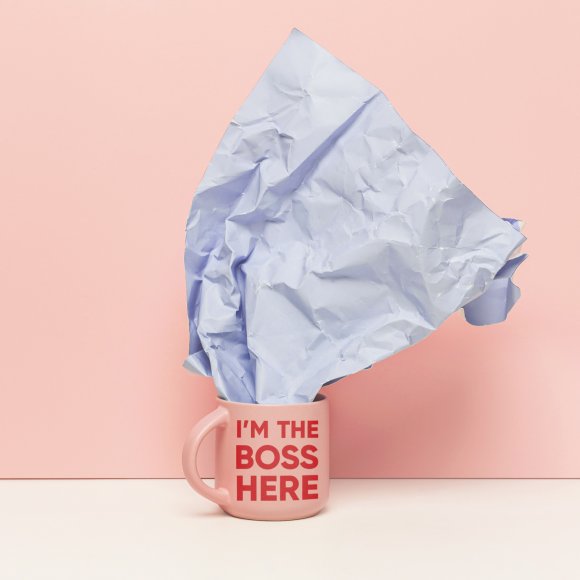 Чашка розовая «I am the boss here»: Фото