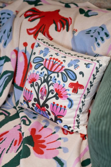 Подушка «Світове дерево» молочна: Фото