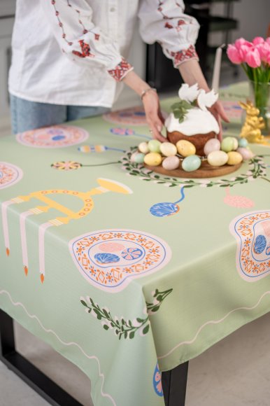 Скатерть «Пасхальный венок» зеленая 130х170: Фото