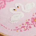 Набор для вышивания Ø160 мм ORNER x Diva Olivka «Лебеди любви» розовый: Фото - ORNER