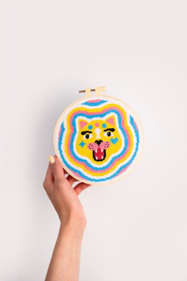 Embroidery kit Ø160 mm "Colorful cat": Photo