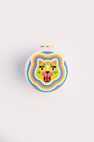 Embroidery kit Ø160 mm "Colorful cat": Photo
