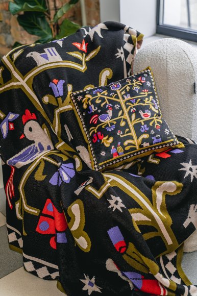 Cushion "Tree of Life" black: Photo