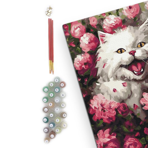 Картина по номерам «Кошечка среди цветов»: Фото