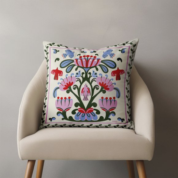 Cushion "World tree" milky: Photo