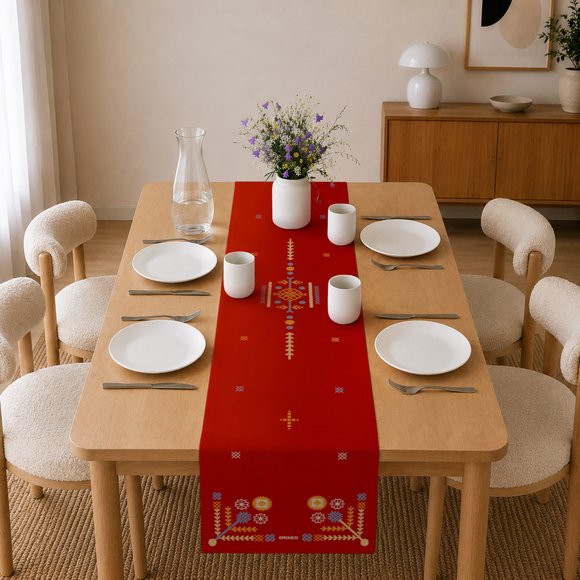 Runner "Embroidered Patterns" red: Photo