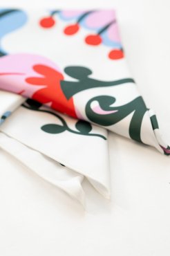 Платок «Мировое древо» молочный: Фото - ORNER