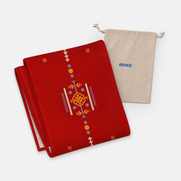 Runner "Embroidered Patterns" red: Photo