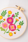  Набір для вишивання Ø160 мм «Квіти біля дому»: Фото 5 - ORNER 