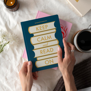  Дневник читательский «Keep calm and read on» синий: Фото - ORNER 