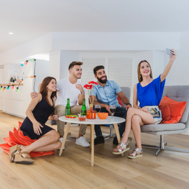  Що подарувати коли йдеш в гості: ТОПові ідеї та варіанти: Фото - ORNER 