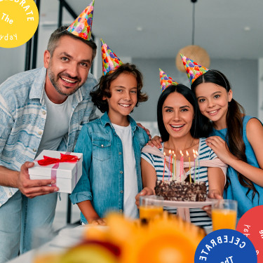  Що подарувати батькам: кращі варіанти на всі свята: Фото - ORNER 