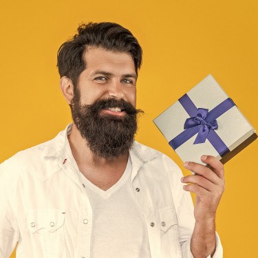  Що подарувати чоловіку на 45 років: поради та ідеї: Фото - ORNER 