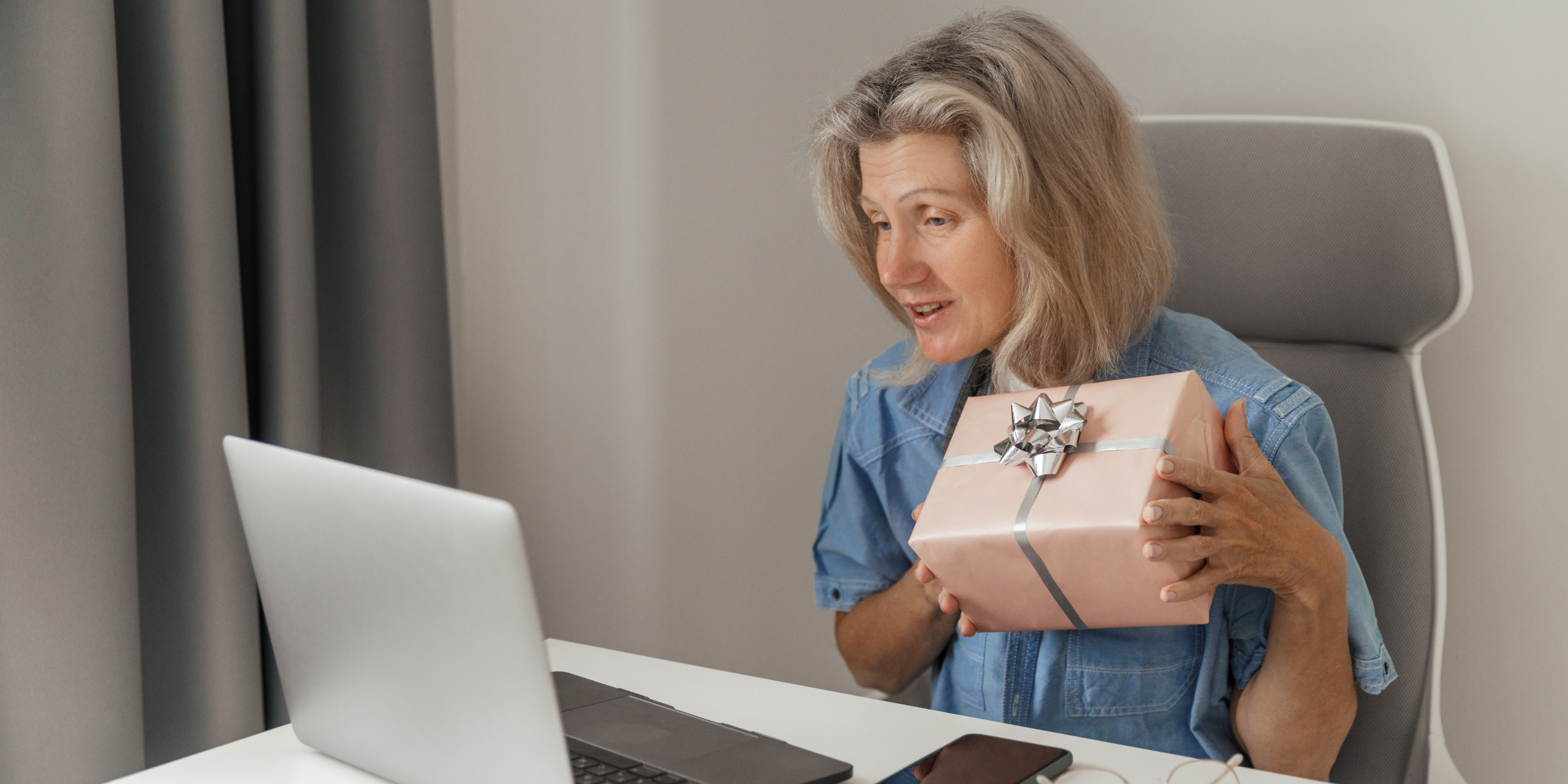 Что подарить на 60 лет женщине: варианты и советы: Фото 2 - ORNER