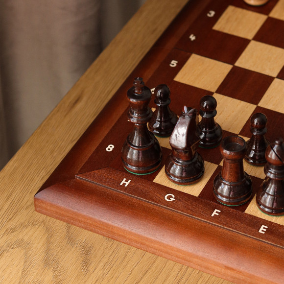  Set of wooden chess dark brown: Photo - ORNER 