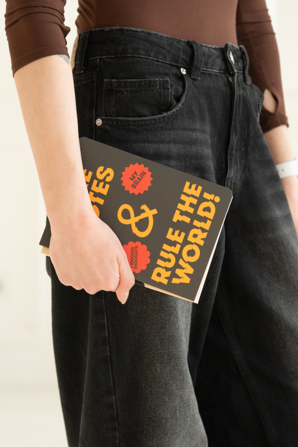  Блокнот в точку «Take notes»: Фото - ORNER 