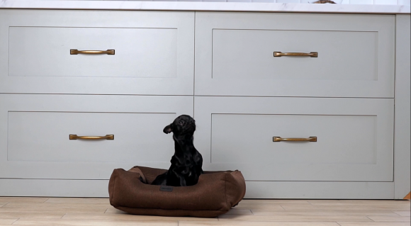  Лежак Классический для собак коричневый S: Фото - ORNER 