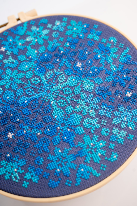  Набор для вышивания Ø190 мм ORNER x Diva Olivka «Орнамент. Звездные цветы»: Фото - ORNER 