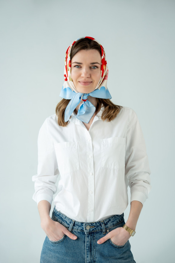  Платок «Дом среди цветов» красный: Фото - ORNER 