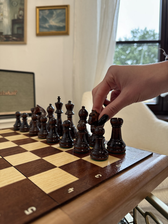  Wooden chess brown: Photo - ORNER 