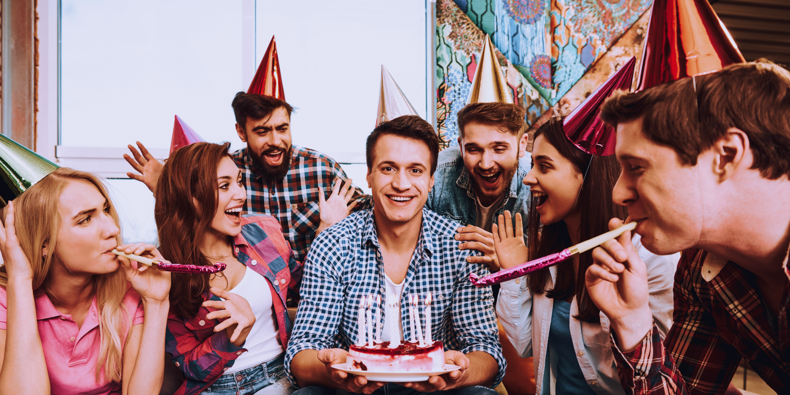 Что подарить другу на День рождения: идеи, варианты и правила выбора лучшего подарка: Фото 1 - ORNER